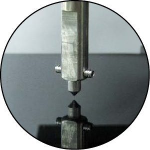 Indentatore conico Diamante 90° Cono 2 µm raggio della punta